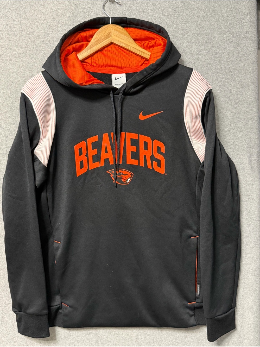 Nike Men’s M Oregon State Beavers Therma-FIT Hooded Sweatshirt Black Orange